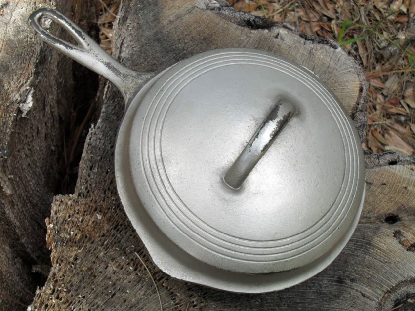 Rare ~ Wagner Ware 5 Iron Skillet & Lid #1055 & 1065  