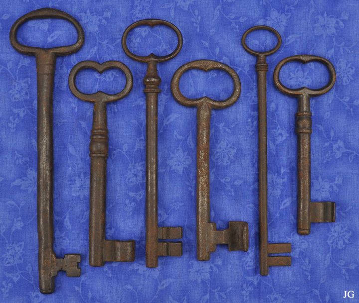   Lg Antique Old Cast Iron 17th 18th Century Jail Skeleton Keys European