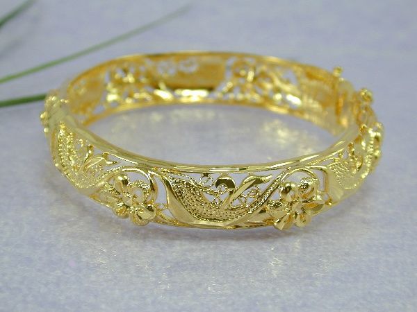   DESIGN THAI FLOWER BANGLE 23K 24K Gold GP Baht Bracelet 7  