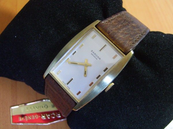 VINTAGE NOS 70S SARCAR MANUAL RECTANGULAR GP MENS WRISTWATCH  