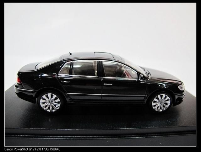 43 Minichamps Volkswagen New VW Phaeton Die Cast  