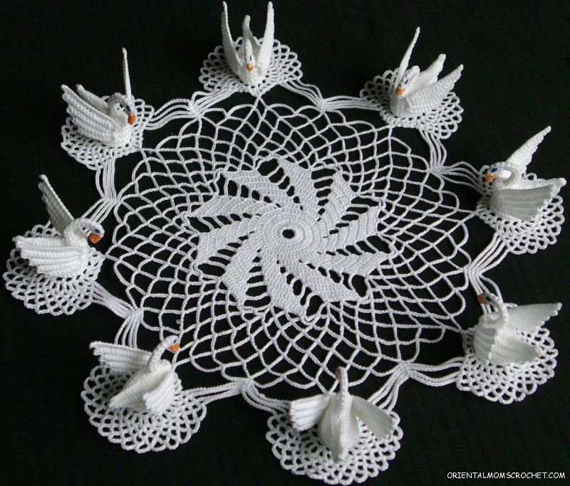 NEW, HANDMADE WHITE SWAN CROCHET DOILY   WITH 8 SWANS (12.75 INCH)