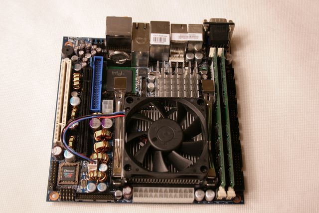 KONTRON 986LCD M/mITX Mini ITX 3xGigE PCIe CF w/ CPU  