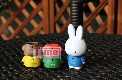 Miffy  Player Internal Memory 2GB 2G with 5 Dress  