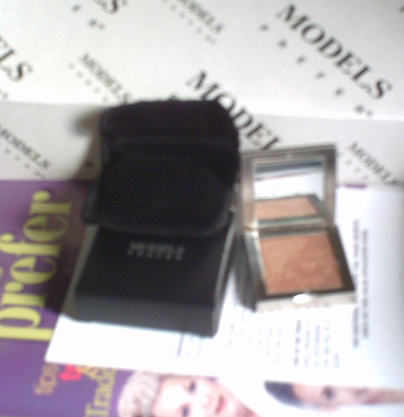   Molten Metal Mirrored Compact wit soft serve lip cream Souf  