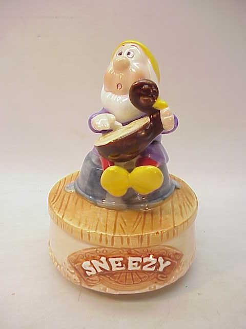 DISNEY SNOW WHITE SCHMID MUSIC BOX~MUSICAL SNEEZY  