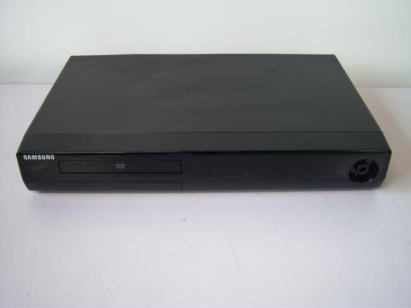 Samsung HT Z420 RECEIVER ONLY 1000W 5.1 DVD Theater System iPod 