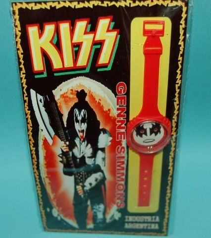 KISS GENNE SIMMONS CLOCK PLASTIC TOY SEALED CARDED ARGENTINA NOVELTIES 