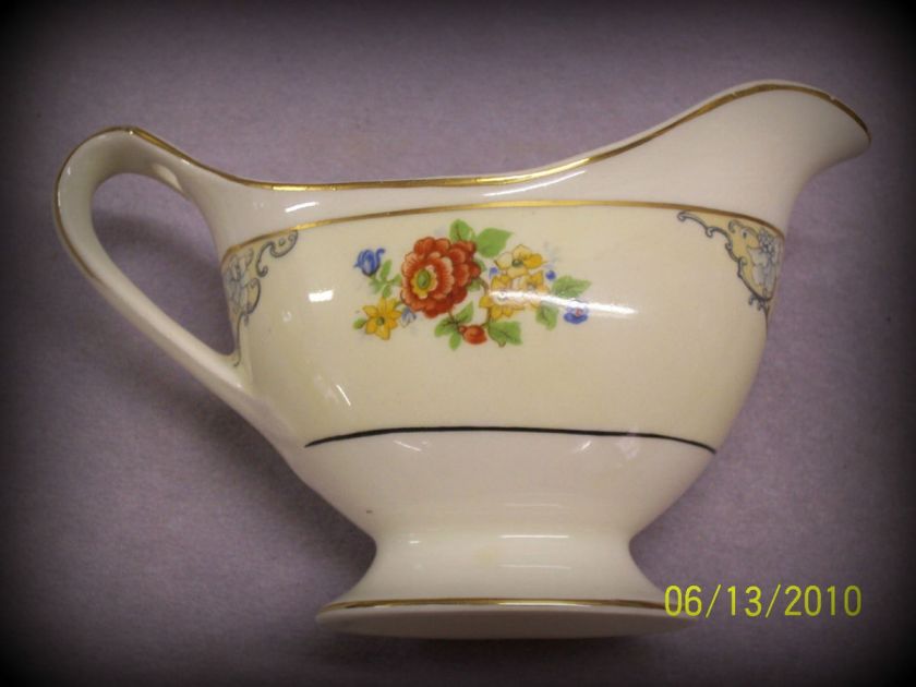 VINTAGE J&G MEAKIN SOL FOOTED CREAMER REG.# 391413  