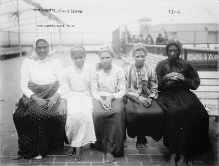 1900s photo Immigrants, Ellis Island  