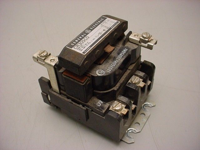 GE CR305CO Contactor 3 Pole 30 AMP Nema Size 1  