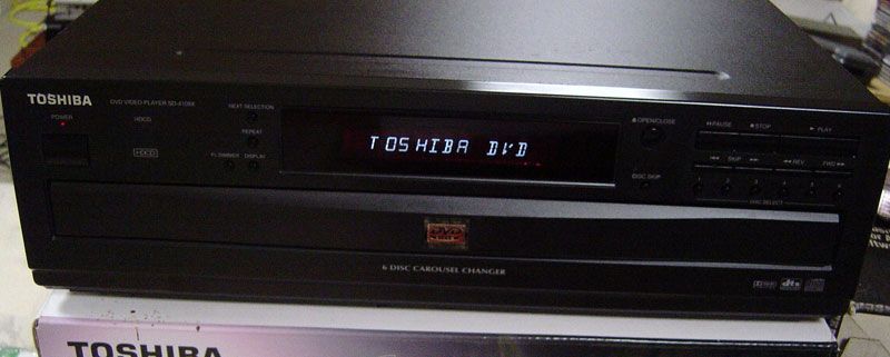 Toshiba SD 4109X 6 Disc DVD AND CD Player/Changer  