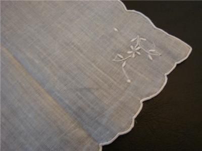 VINTAGE LINEN HANDKERCHIEF BRIDAL WEDDING BEAUTIFUL EMBROIDERED FLORAL 