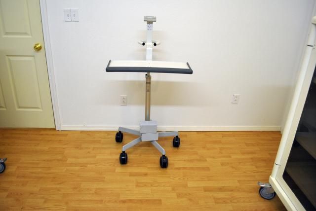 POLYMOUNT MEDICAL MONITOR ROLL AROUND MONITOR STAND  