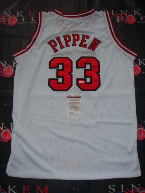 Chicago Bulls Scottie Pippen Signed Auto Jersey JSA MM  