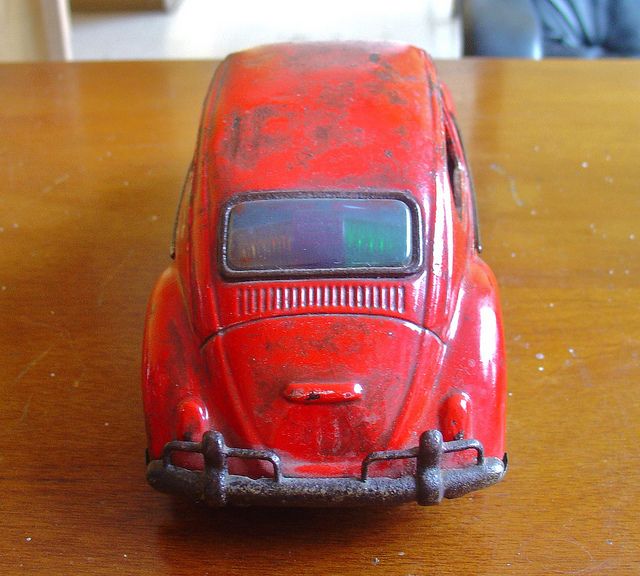 VOLSKWAGEN TIN TOY TAIYO BATTERY OPERATED 1964 VW JAPAN  