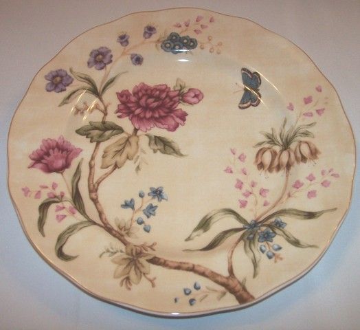 222 FIFTH MARIETTA 4 DINNER PLATES BUTTERFLY BEIGE NEW  