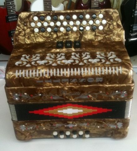 GLD ROSSETTI GOLD ACCORDION NEW 34 BUTTON 3 SWITCH ADG ACORDEON EN LA 