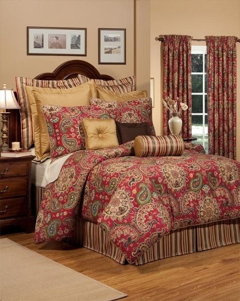   Thomasville Dayan Berry/Gold/Sage Paisley Splash Comforter Set King