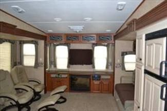 2011 Heartland Greystone Mid Profile 32RE 35ft Fifth Wheel, 3 Slides 