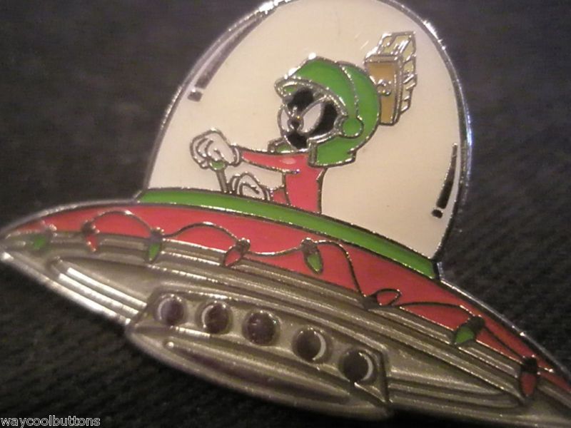 MARVIN THE MARTIAN SPACESHIP FLYING SAUCER METAL PIN  