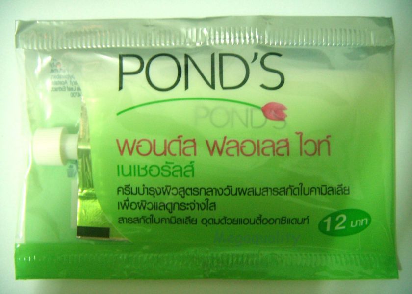 POND’S FLAWLESS WHITE NATURALS DAY CREAM 8 g.  