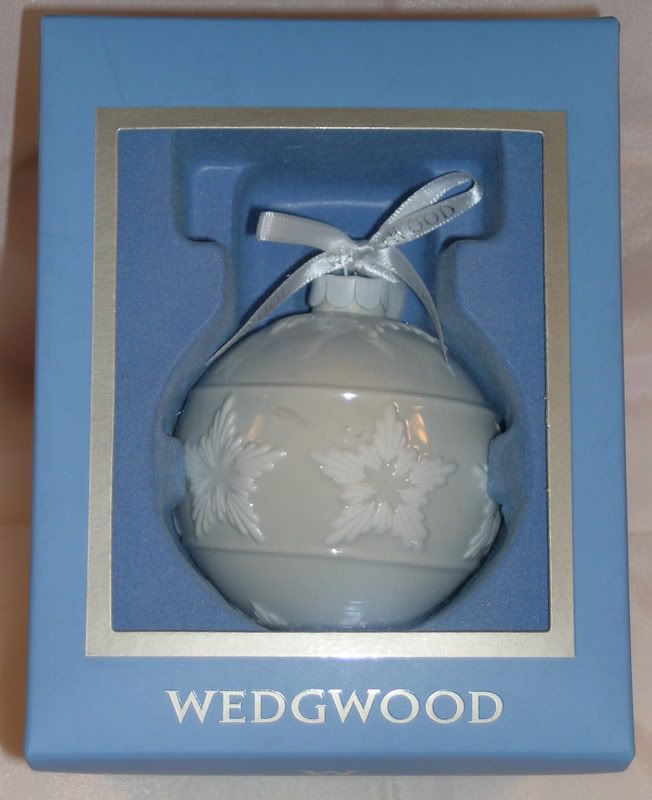 NEW WEDGWOOD WHITE JASPERWARE STAR RELIEF ORNAMENT NIB  