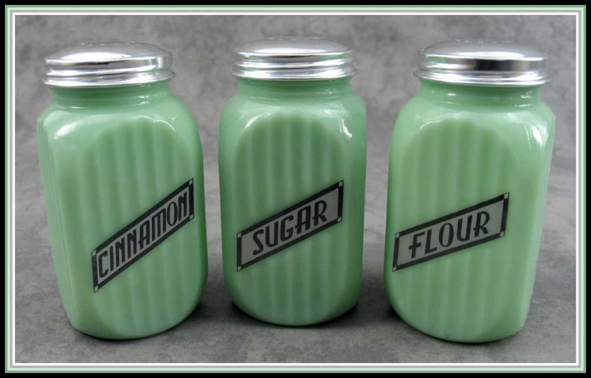 JJADEITE GREEN GLASS RIBBED PANEL 3 PC SPICE JAR SHAKER RANGE SET 